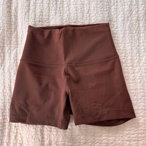 Lululemon Wunder Train shorts